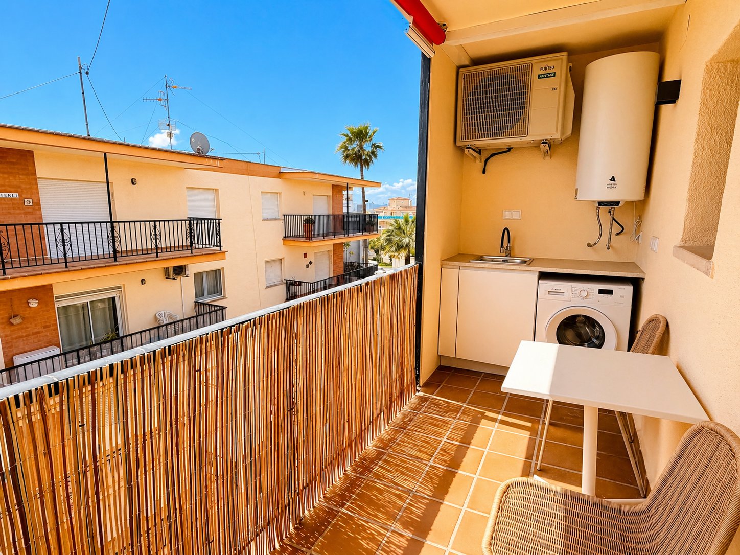 Balcone di servizio — Apartment Denia